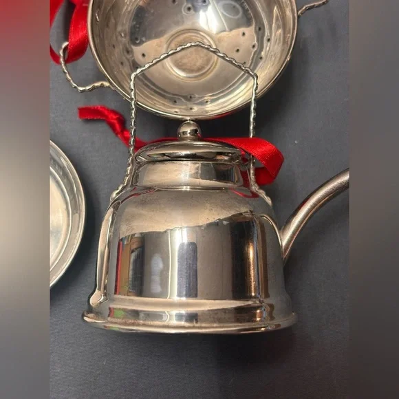 Christmas Vintage 3 Piece Silver Plated Tea Pot, Sauce Pan & Colander Ornaments - Picture 3 of 15
